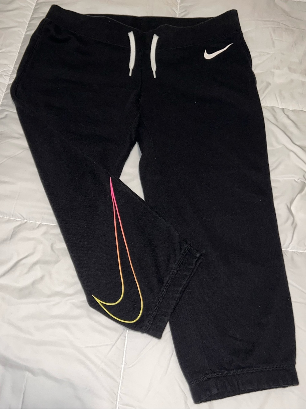 Nike Women’s Size M Capri Sweatpants with Yellow-Pink Gradient Swoosh Inseam 22”